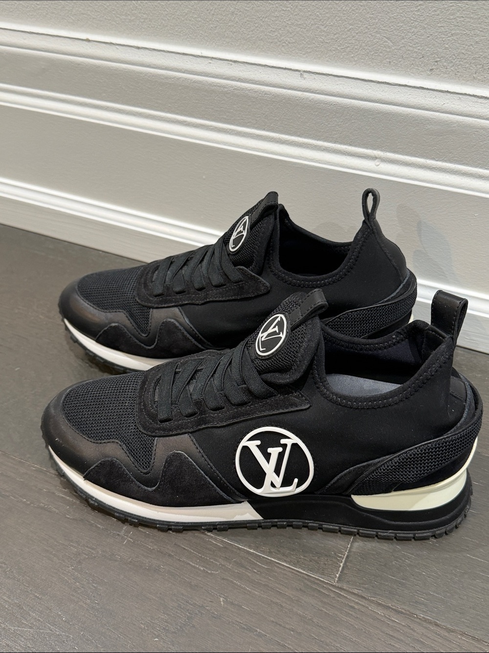Louis Vuitton Black and White LV Circle Logo Women's Sneakers